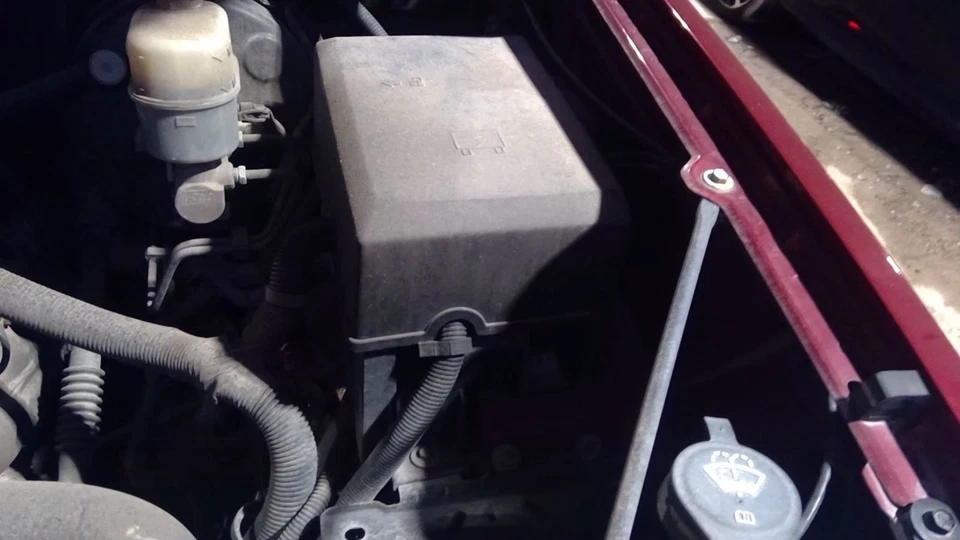 Fuse Box Engine Fits 07-09 AVALANCHE 1500 5137239 Foto 1 de 1