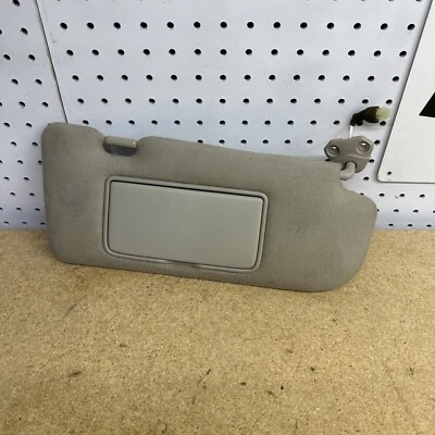 Parasol beige del lado derecho del pasajero Infiniti G35 2005-07 OEM Foto 1 de 4