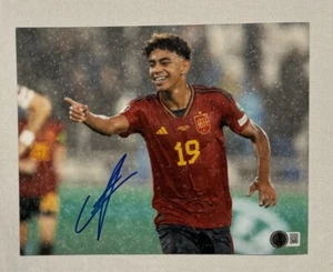 LAMINE YAMAL SIGNED SPAIN 8X10 PHOTO BAS BECKETT 2 - Picture 1 of 2