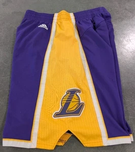 ๐ฅ๐ฅ Pantaloncini Los Angeles Lakers Adidas viola taglia Lg usati in ottime condizioni pronti per la spedizione - Foto 1 di 10