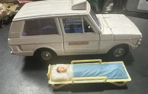 Vintage Dinky Toys England Range Rover Ambulance Automobile w/Patient Loc#B65 - Picture 1 of 11