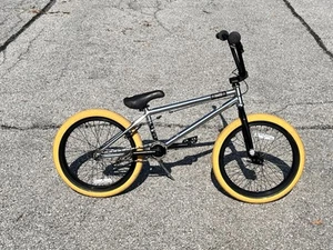 Haro Downtown DLX 20.5" BMX Bike – Chrome Frame – Yellow Tires - Picture 1 of 5