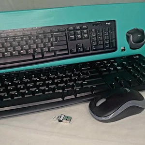 Logitech MK270 Wireless Keyboard and Mouse Combo - Picture 1 of 4