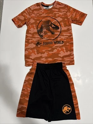 Pantalones Cortos Atléticos y Camisa Dinosaurios Universal Studios Jurassic World Juvenil Talla 7 Foto 1 de 4