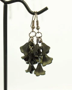New Calla Lily Zantedeschia Drop Earrings Made With Swarovski Crystal Jet Black - Picture 1 of 2