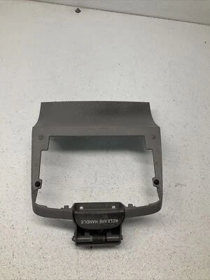 2004-2010 TOYOTA SIENNA НАПОЛЬНАЯ КОНСОЛЬ ПОДСТАКАННИК ЛОТОК ВЫПУСК БЕЗЕЛЬ OEM 83796 - Изображение 1 из 4