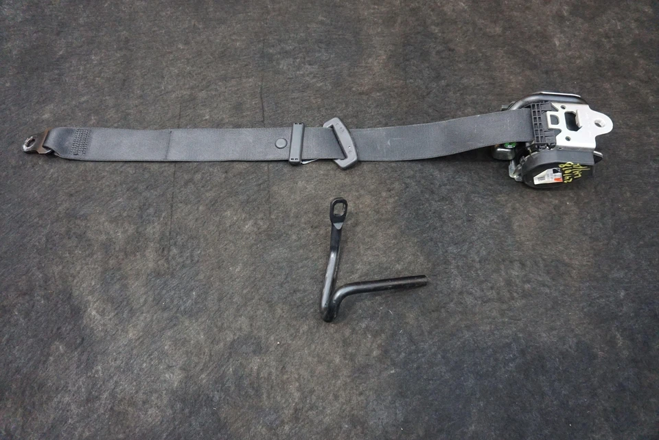 Cinturón de seguridad conductor delantero retractor negro 99680303303 Porsche 911 Turbo 996 2002-05 Foto 1 de 4