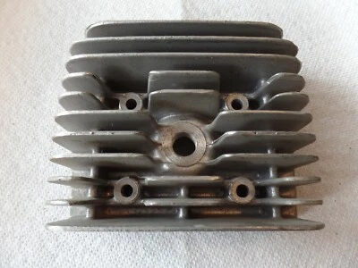 НОВАЯ ИЗ СТАРЫХ ЗАПАСОВ ГОЛОВКА БЛОКА ЦИЛИНДРОВ YAMAHA YG1 YGS1 MG1T YG5 G6S G7S 63-72 180-11111 - Изображение 1 из 2