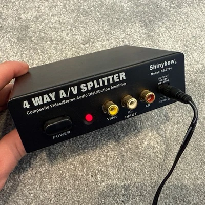 4 Way A/V Splitter Amplifier  Maplin Shinybow Model: SB-3714 - Image 1 of 4