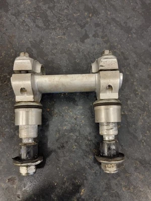 KTM 640 ADVENTURE HANDLEBAR RISERS CLAMPS MOUNTS LC4 2006 - Image 1 of 4