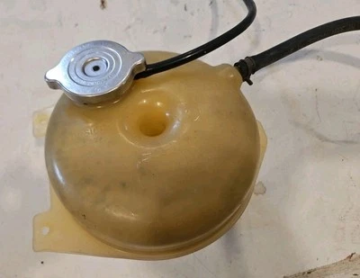 MERCEDES BENZ  R107 380SL 450SL OEM FACTORY COOLANT BOTTLE BEHR CAP 1075000149 - Image 1 of 4