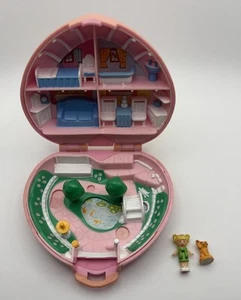 Vintage 1989 Polly Pocket Pink Country Cottage Bluebird with 2 Figures - Picture 1 of 6