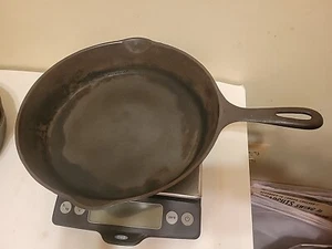Vintage Unmarked #8 - 10 1/2 inch- Cast Iron Skillet-USA-SMOOTH INSIDE - Picture 1 of 4