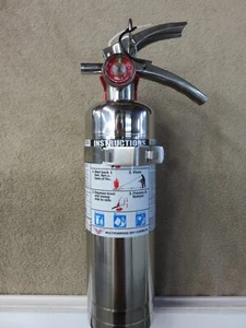 🧯2025- 2 ½ lb. CHROME/STAINLESS STEEL ABC FIRE EXTINGUISHER W/VEHICLE BRACKET - Picture 1 of 10