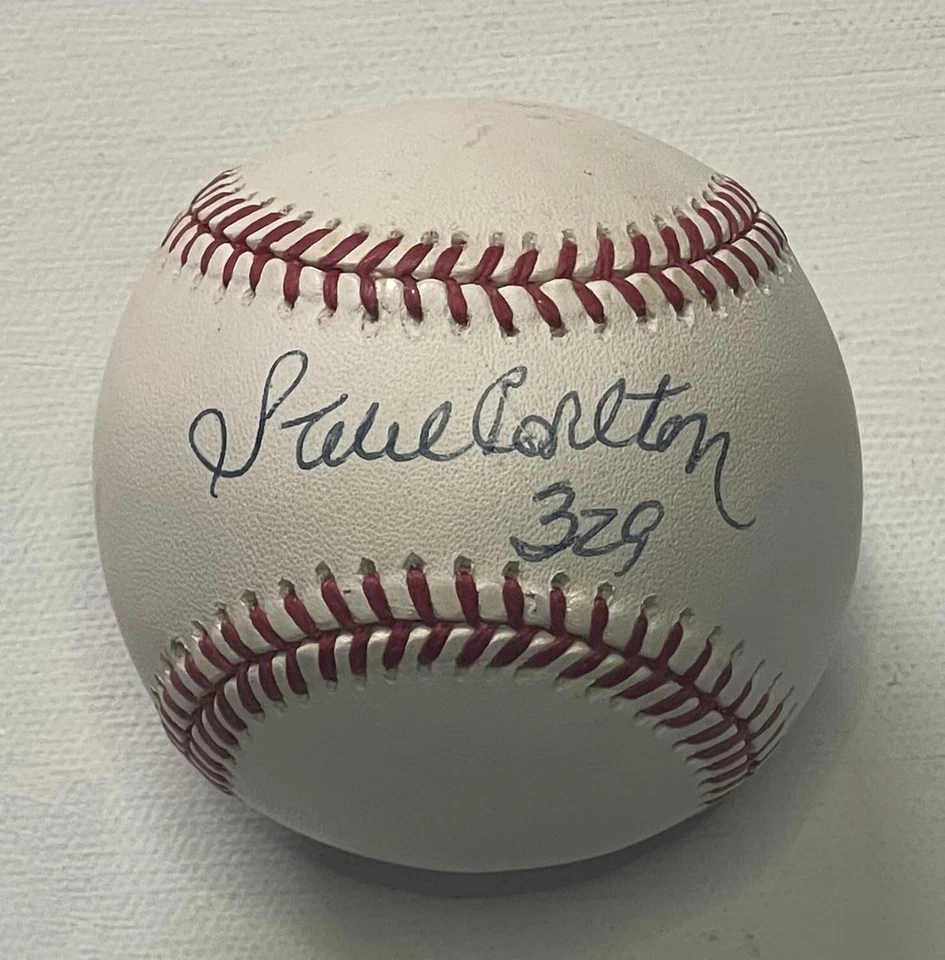 Steve Carlton Signed Autographed "329" Official National League (ONL) Baseball - Image 1 of 2