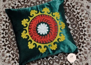 FUNDA DE ALMOHADA DECORATIVA HECHA A MANO CON BORDADO - Imagen 1 de 4