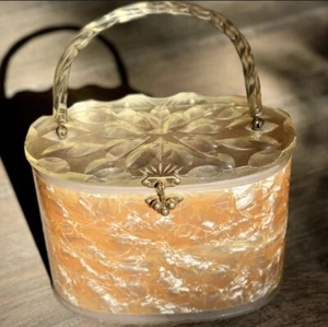 Cartera Lucite de diseñador Peachy de los años 50 con magnífico corte superior y asa | Rara - Imagen 1 de 5