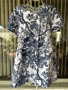 NWT Rossi Roma Italy Designed Women’s Size XL  Top Blue White Floral - Picture 1 of 17