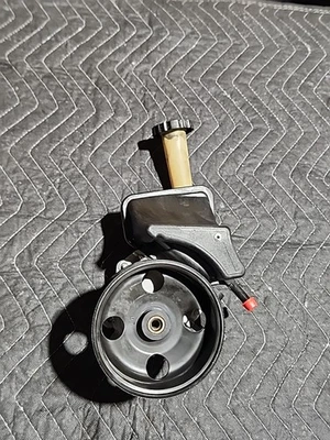 Bomba de dirección asistida Dodge Charger Challenger Hellcat 5181854AA Foto 1 de 4