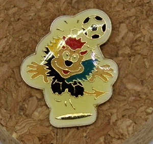 Pin Insignia Benelucky Pet EURO 2000 Netherlands Football, By McDONALDS. - Picture 1 of 1