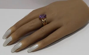 10K Yellow Gold Oval Amethyst Ring Size 8 - Picture 1 of 12