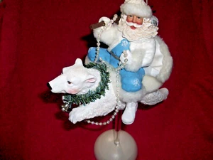 WEIHNACHTSMANN REITEN AUF EISBÄREN MIT STÄNDER - Bild 1 von 3