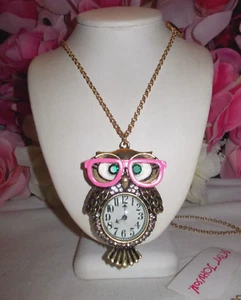 BETSEY JOHNSON COOL GREEN EYED OWL BEADED AND BRASS TONE PENDANT CHAIN NECKLACE - Picture 1 of 7