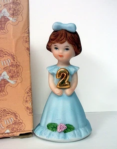 Vintage 1981 Enesco Growing Up Birthday Girls "Age 2" Figur - MIB - Bild 1 von 6