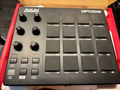 AKAI MPD218 Controller Midi - Immagine 1 di 3