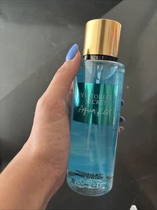 Bruma de fragancia Victoria's Secret Aqua Kiss 8,4 OZ 250 ml - Imagen 1 de 2