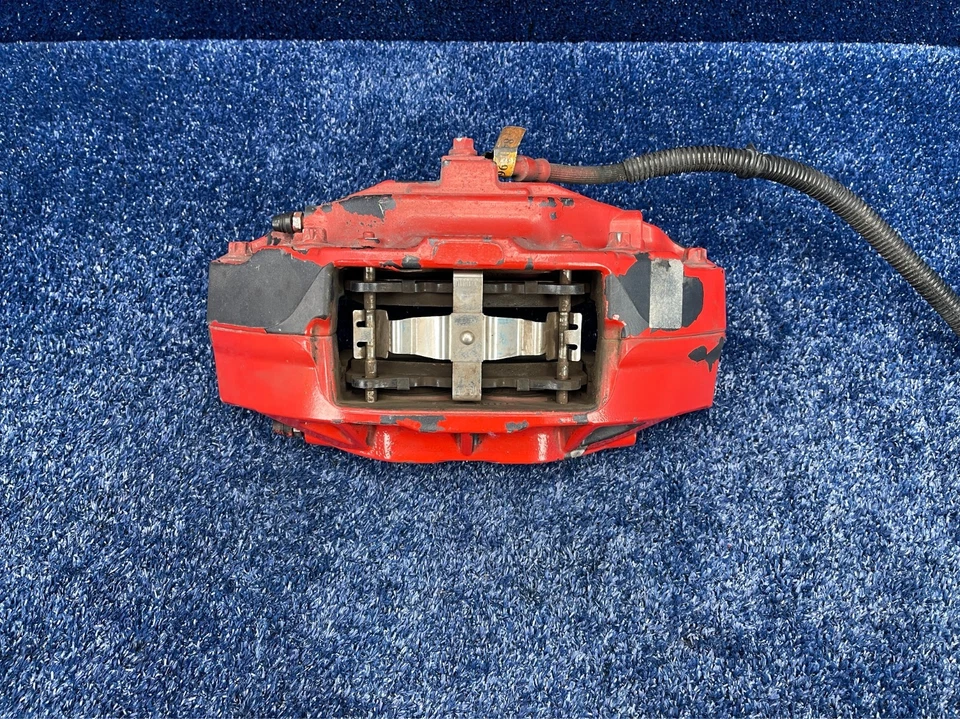 2016–2020 凯迪拉克 CT6 左前制动卡钳布雷博 FL 原始设备制造商 84059651 — 第 1/4 张图片