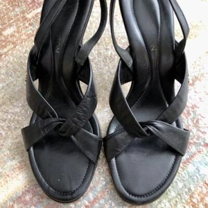 LOUIS VUITTON high heel pumps - Picture 1 of 9