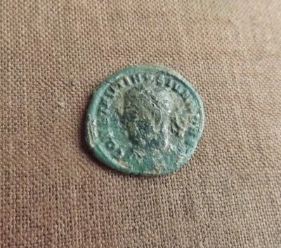 CONSTANTINVS IVN NOB CAES - PROVIDENTIAE CAESS - Image 1 of 2