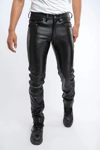 Pantalón de mezclilla estilo motociclista calce ajustado de piel de oveja suave pura para hombre - Imagen 1 de 6