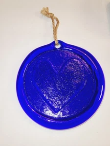 COBALT BLUE PRESSED GLASS HEART EMBOSSED ROUND SUNCATCHER ORNAMENT - Picture 1 of 8