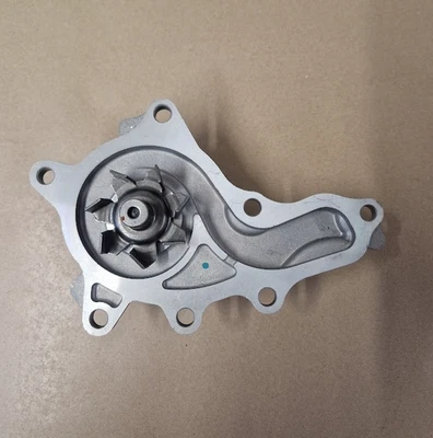 New Valeo Water Pump 529225 fits Toyota Camry, RAV 4 - Image 1 of 4