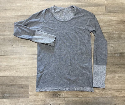 Camiseta Lululemon Swiftly Tech Feminina 8 Manga Longa Camada Base Cinza Urze - Imagem 1 de 4