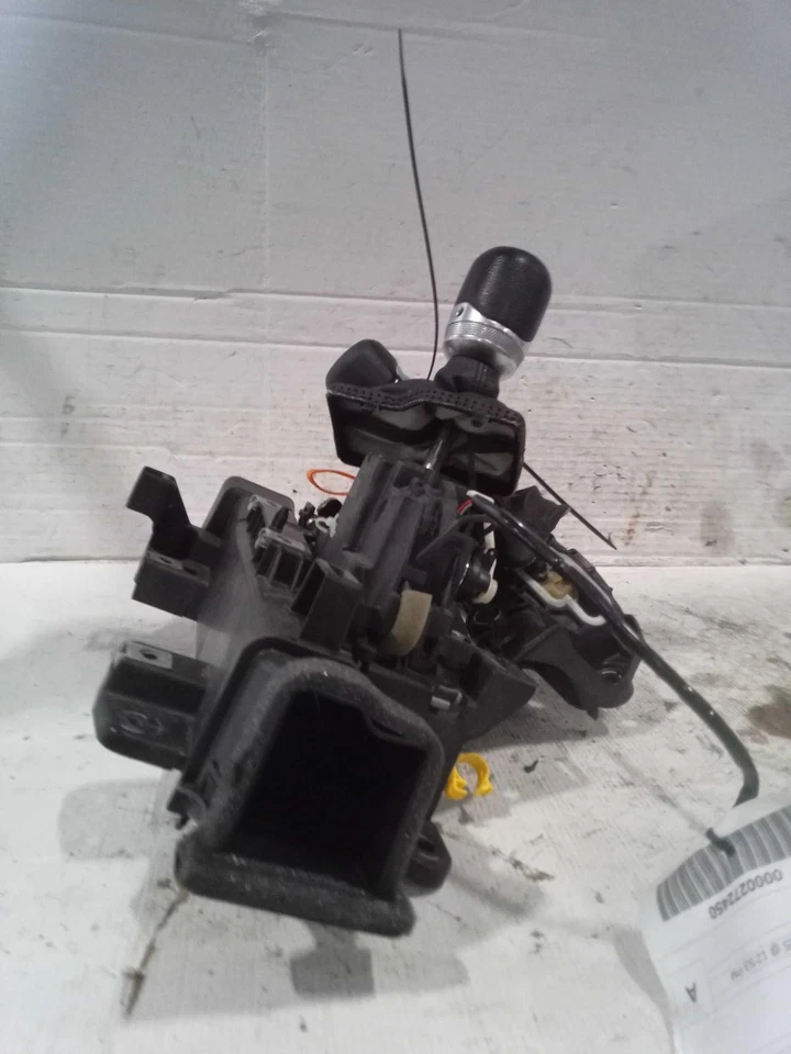 Used Automatic Transmission Shift Lever Assembly fits: 2018 Jeep Wrangler  Grade - Image 1 of 4