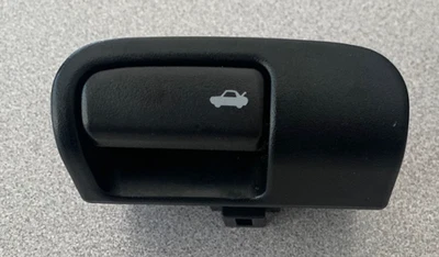 INFINITI FX35 2003-2004 tapa maletero interruptores de liberación botón NILES 2 USADO OEM Foto 1 de 4