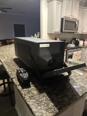 LG HU80KA 4K UHD Laser Smart Home Theater CineBeam Projector Black Remote - Image 1 of 4