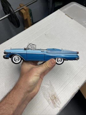 Danbury Mint 1957 Mercury Montclair Convertible Blue - Image 1 of 4