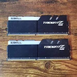 G.Skill Trident Z RGB 32GB (16GBx2) DDR4-3200 CL16 (F4-3200C16D-32GTZR) - Picture 1 of 8