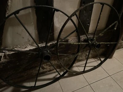 Ancienne Paire De Roues Charrette Diligence En Métal  - Photo 1/4