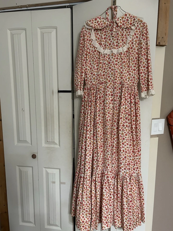 Handmade Peach Floral Pioneer Woman’s Dress And Bonnet Size M/L - Image 1 of 4