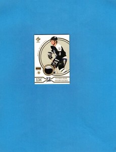 2003-04 Private Stock Reserve #202 Brad Richards Game Worn Patch! Lightning!