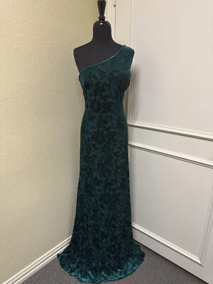 Mori Lee Dama de honor, sociales, formales, vestidos de fiesta, talla 12, verde esmeralda Foto 1 de 4