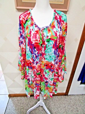 NOVENTA ROPA-VERDE/MULTI-FLORAL-3/4 ACAMPANADA-MANGA-TOP PLISADO-TALLA-3X-NUEVO CON ETIQUETAS-$68 Foto 1 de 3