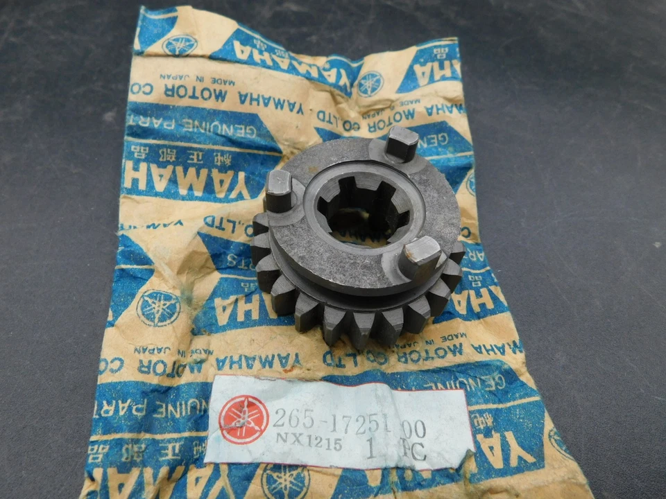 Nuevo de Lote Original Quinta Rueda Engranaje Yamaha AT1 AT1M CT1 HT1 HS1 LT2 LT2M MX100 MX175 RS100 Foto 1 de 1
