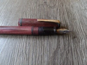 PLUMA ESTILOGRÁFICA VINTAGE A RAYAS WEAREVER - Imagen 1 de 1