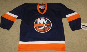 NEW OLD STOCK CCM NHL LICENSED NEW YORK ISLANDERS PECA 27 HOCKEY JERSEYJR L/XL - Picture 1 of 4